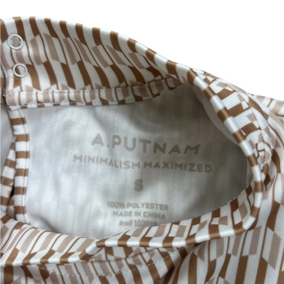 A PUTNAM size S Long Sleeve Keyyhole Top Scored Bisque - Picture 8 of 8